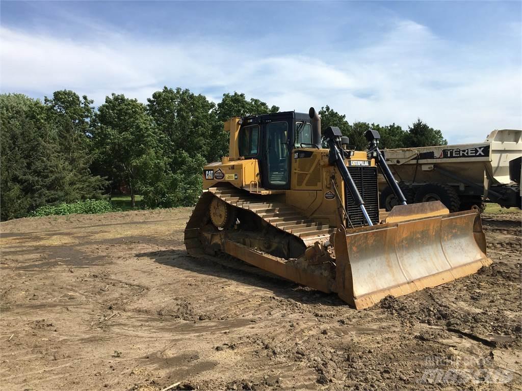 CAT D6T LGP Гусеничные бульдозеры