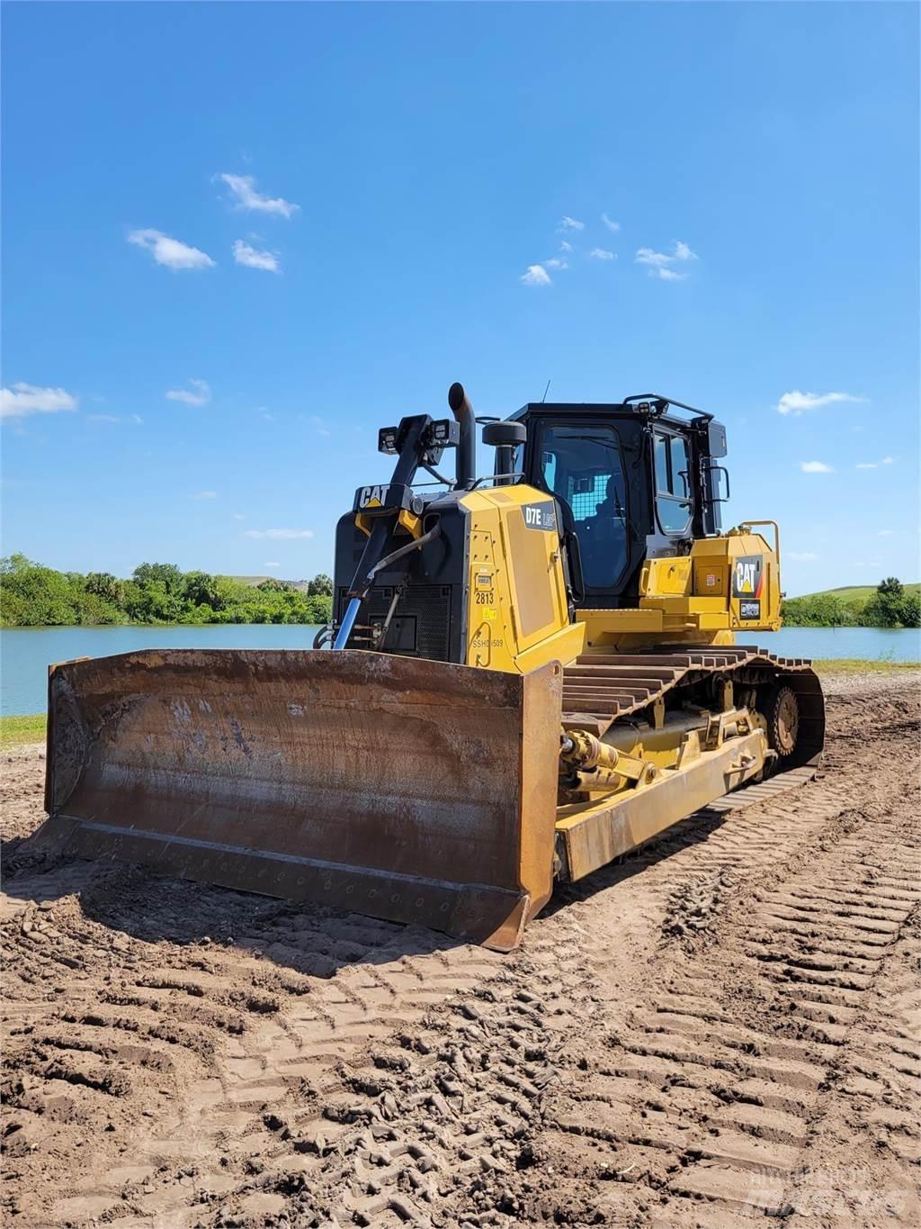 CAT D7E LGP Гусеничные бульдозеры