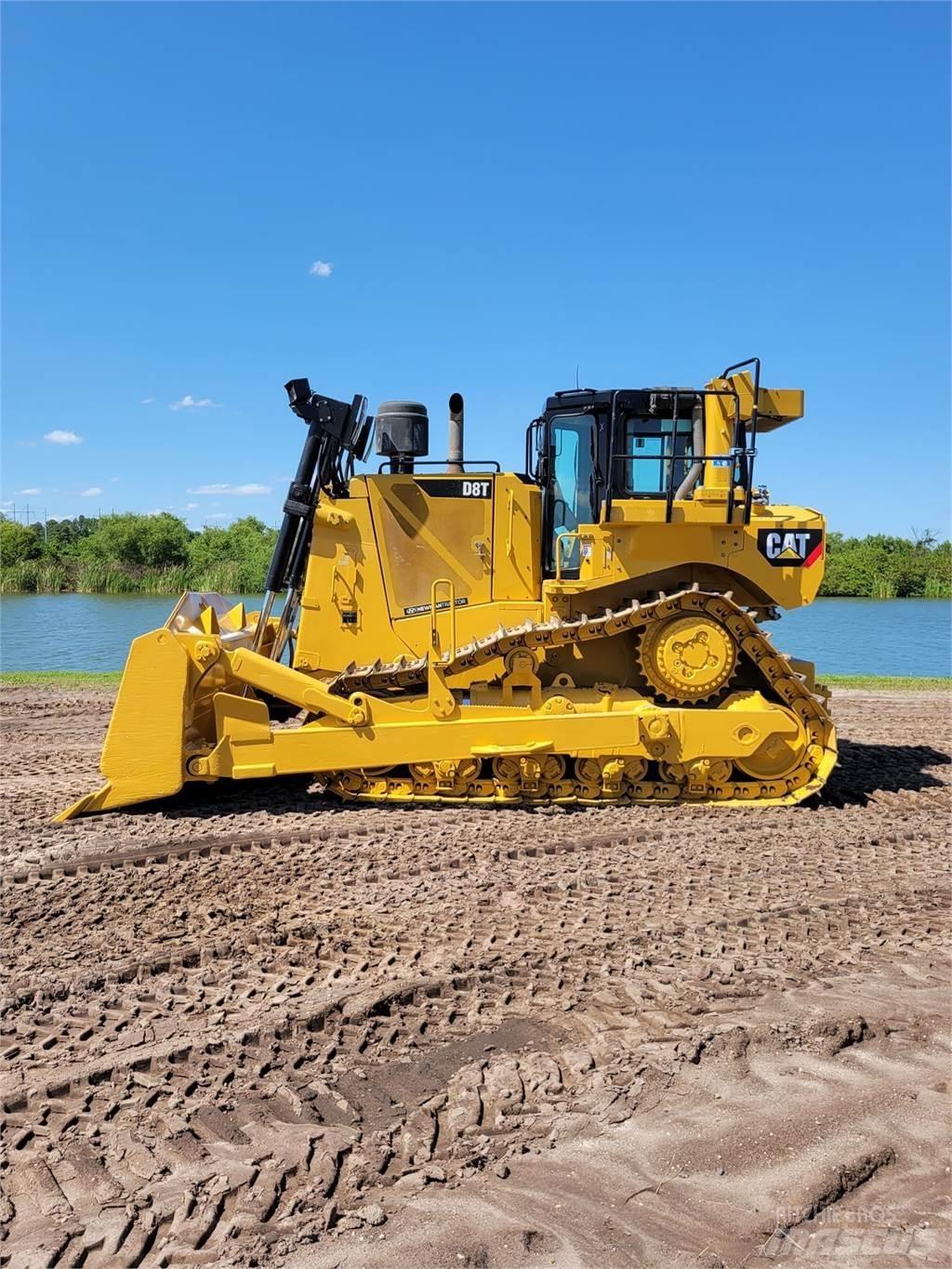 CAT D8T Гусеничные бульдозеры