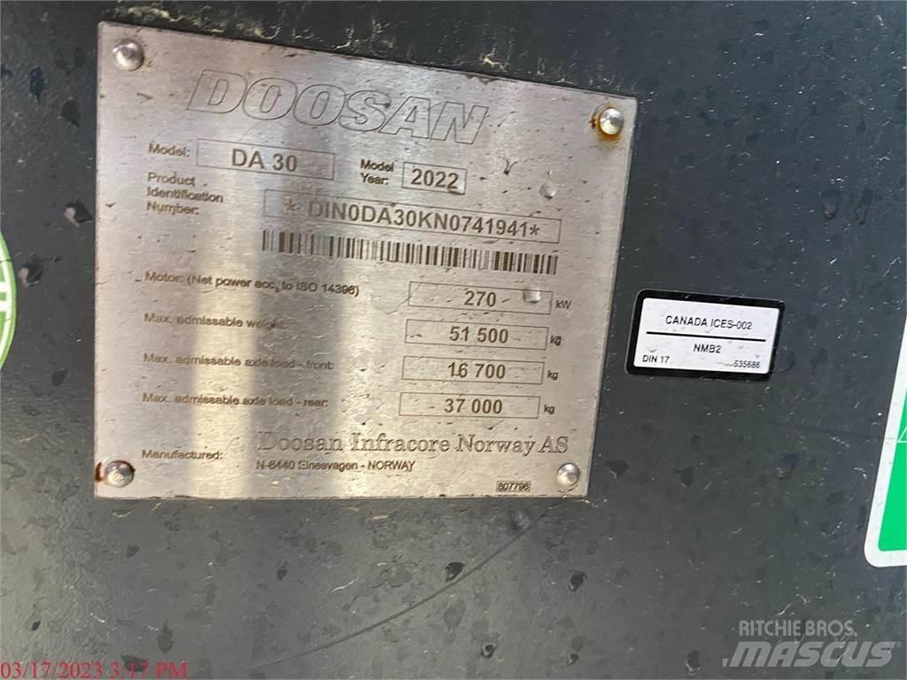 Develon DA30-5 Шарнирно-сочленённые самосвалы