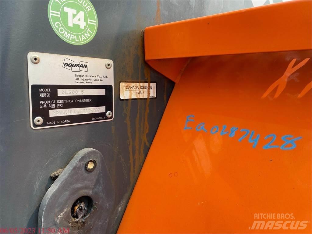 Doosan DL300-5 Фронтальные погрузчики
