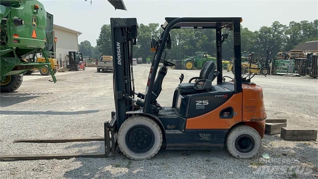 Doosan G25P-5 Другие складские механизмы