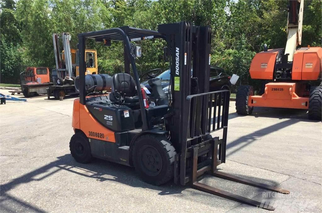 Doosan G25P-5 Другие складские механизмы