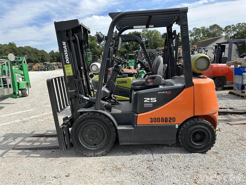 Doosan G25P-5 Другие складские механизмы