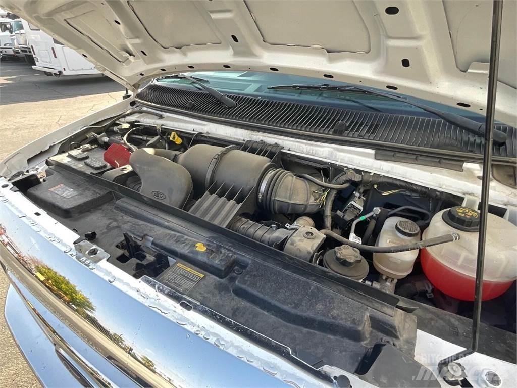 Ford E450 Комбинированные дорожные машины