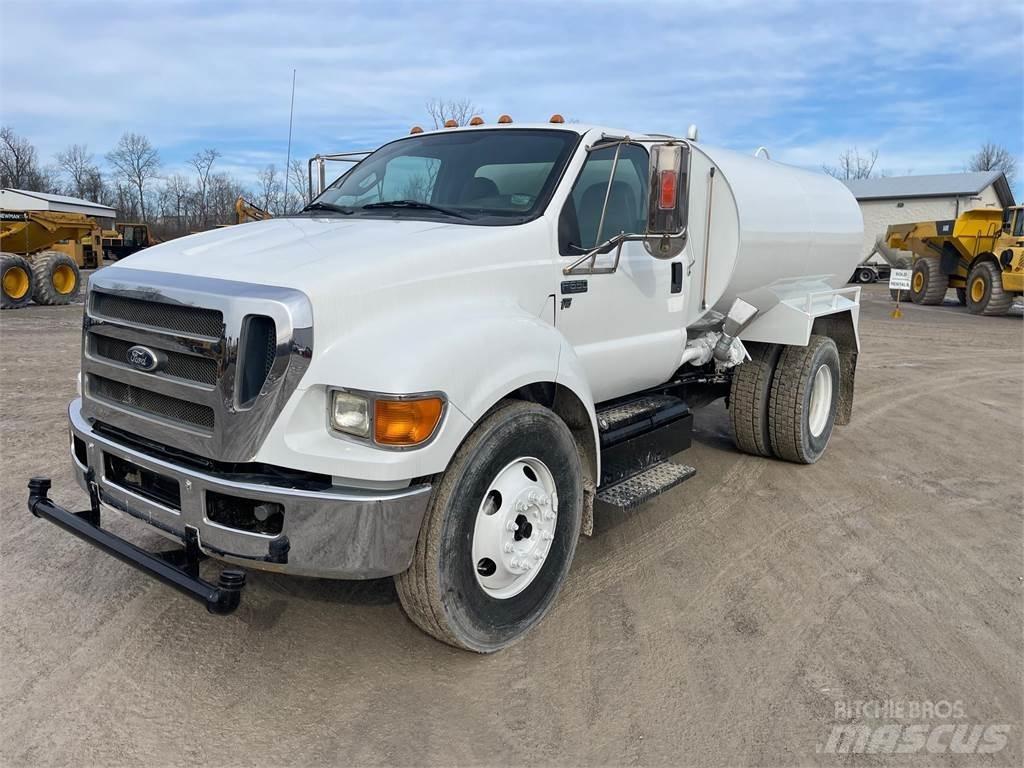 Ford F650 Поливочные машины