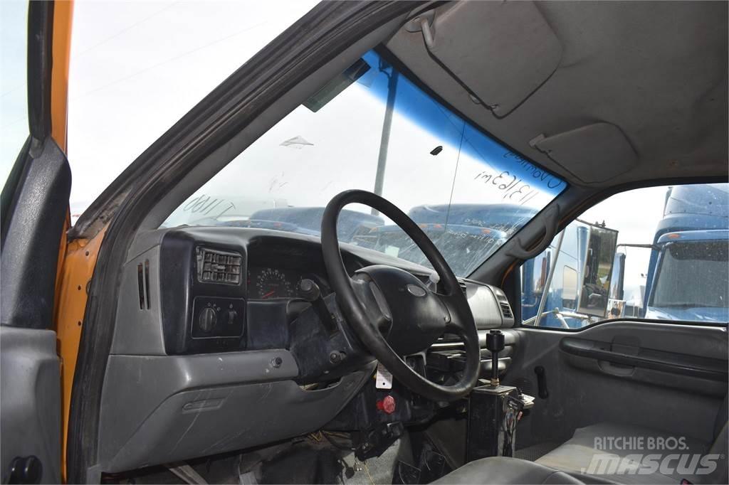 Ford F750 Грузовики-Самосвалы