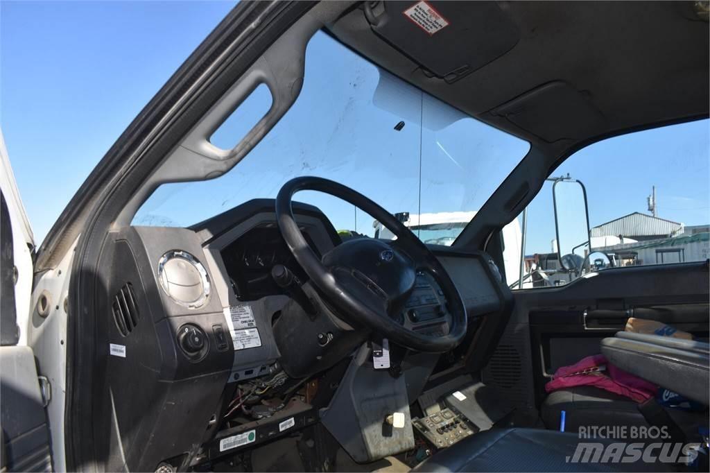Ford F750 Комбинированные дорожные машины