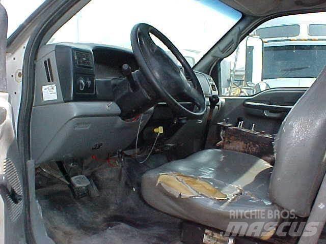 Ford F750 Грузовики-Самосвалы