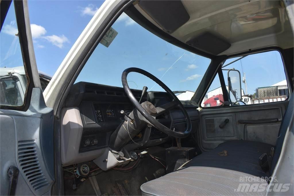 Ford F800 Грузовики-Самосвалы