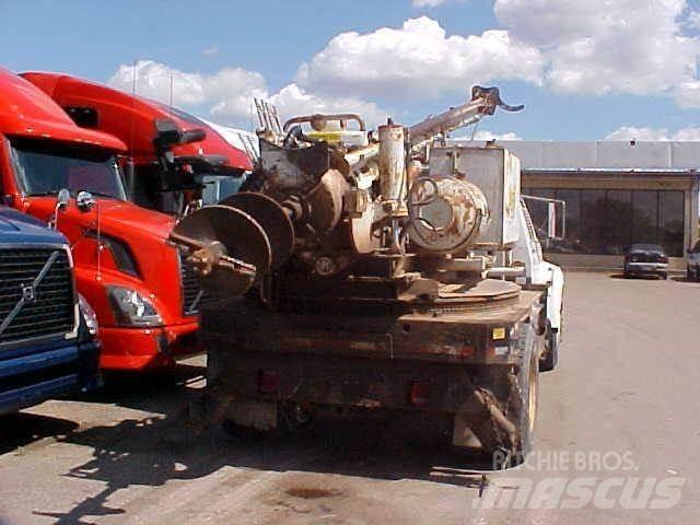 Ford F800 Комбинированные дорожные машины