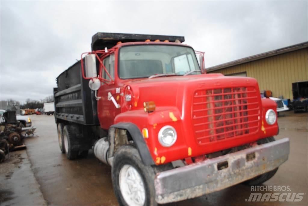 Ford L8000 Грузовики-Самосвалы