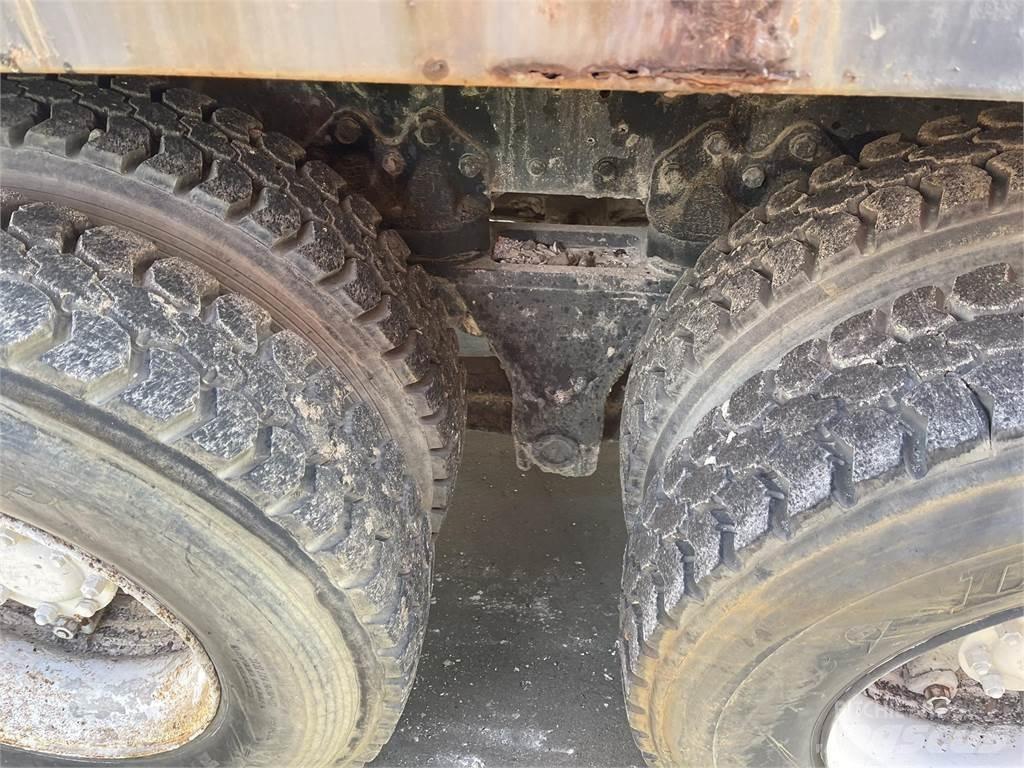 Ford L8000 Грузовики-Самосвалы
