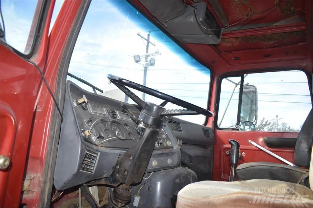 Ford L8000 Грузовики-Самосвалы