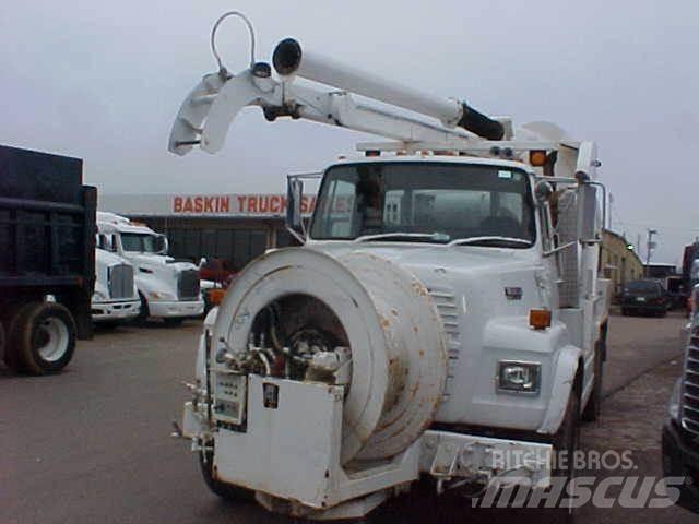 Ford L8000 Грузовики-цистерны
