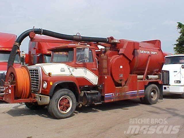 Ford L8000 Грузовики-цистерны