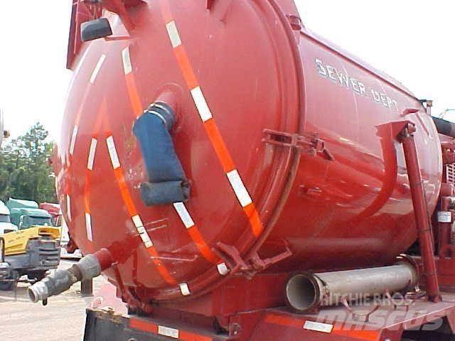 Ford L8000 Грузовики-цистерны
