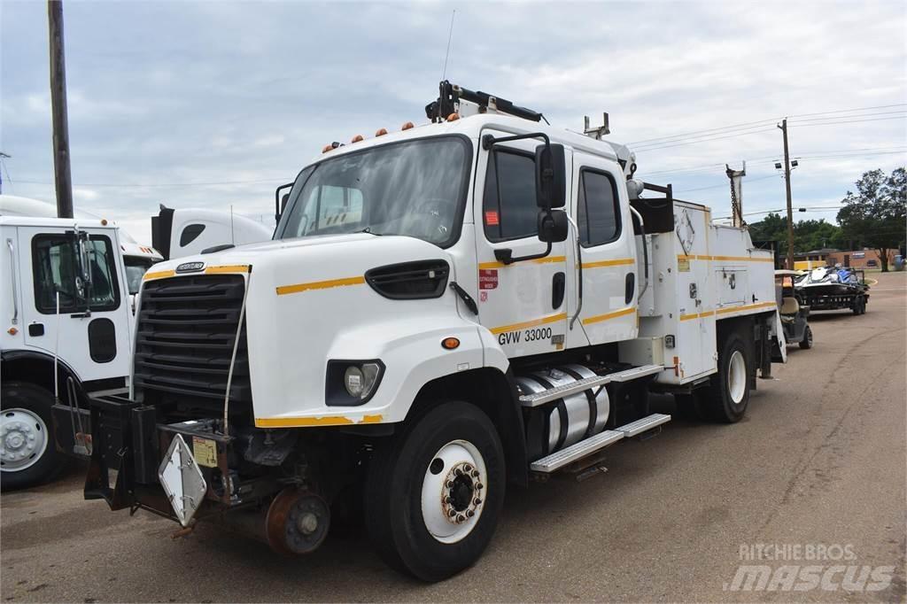 Freightliner 108SD Комбинированные дорожные машины