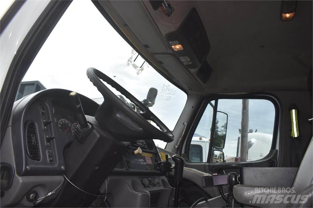 Freightliner 108SD Комбинированные дорожные машины