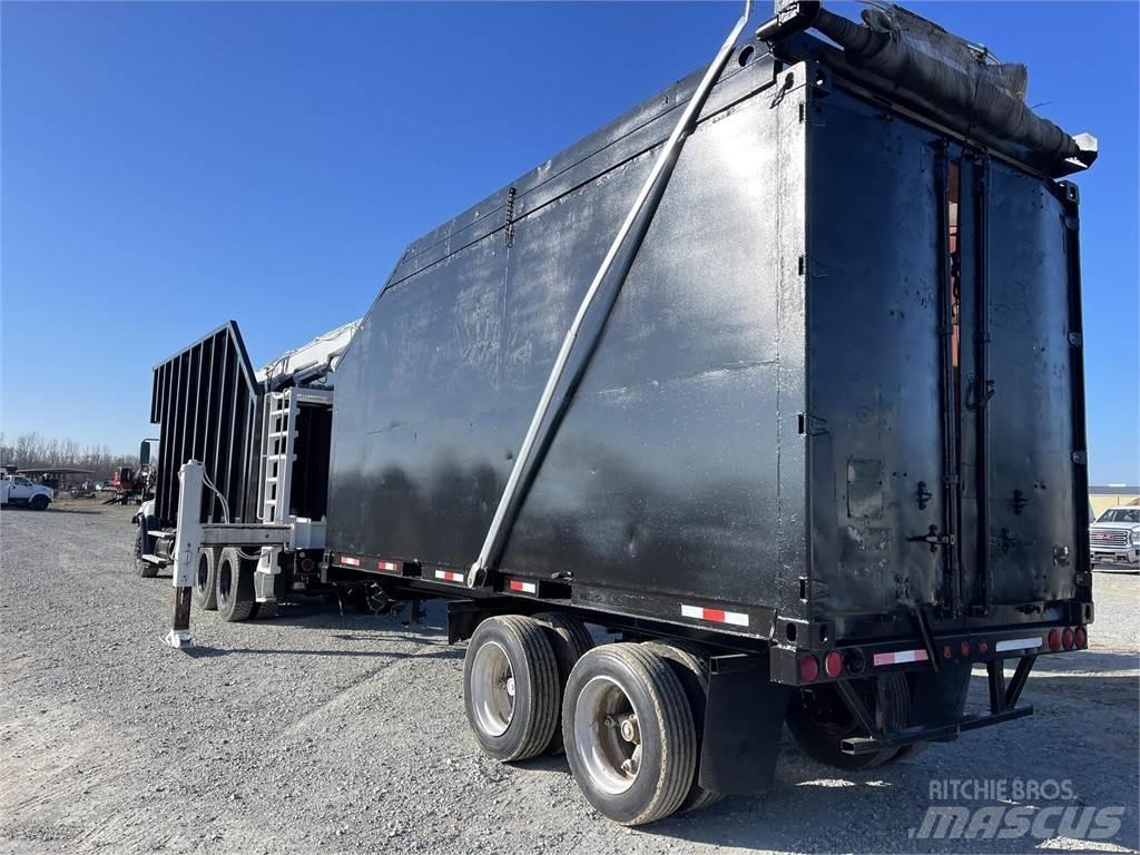 Freightliner 114SD Автомобильные краны