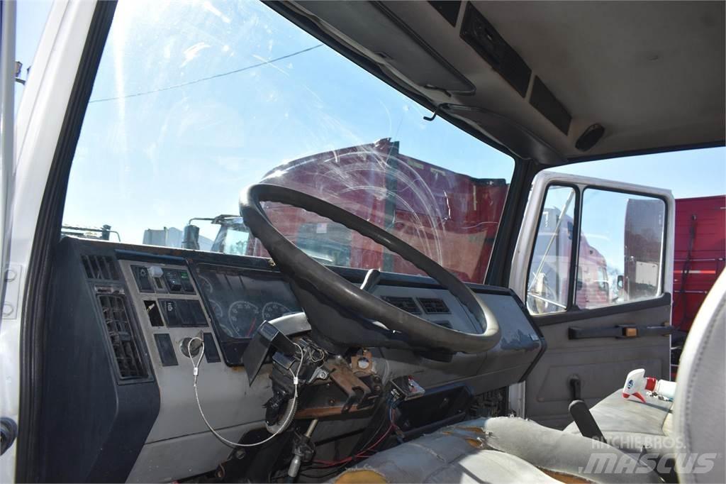 Freightliner FL60 Грузовики-Самосвалы