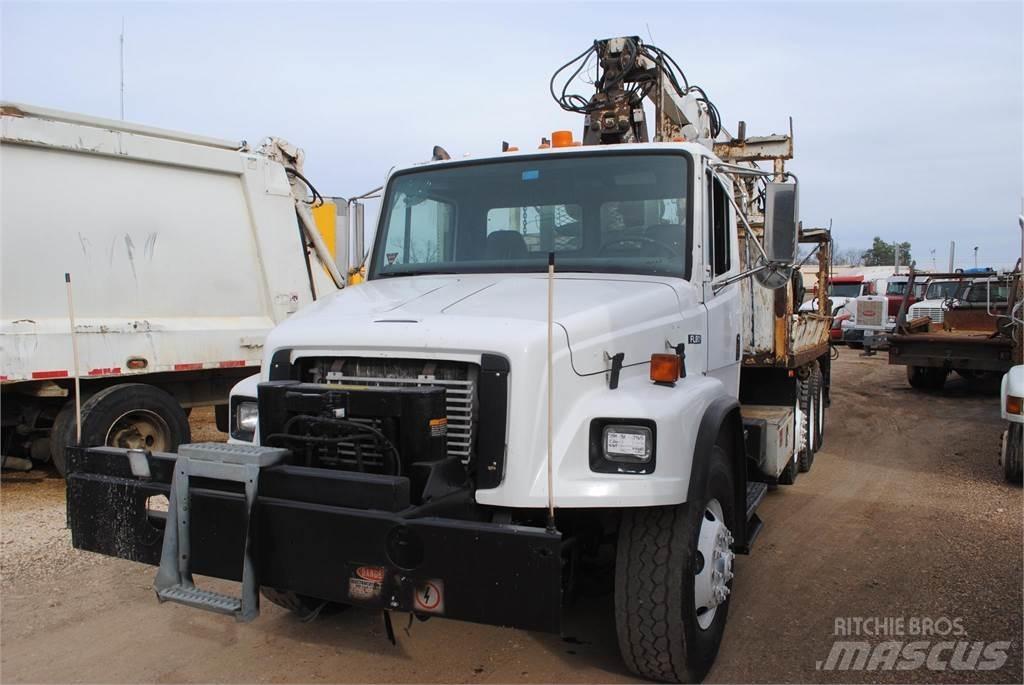 Freightliner FL80 Автомобильные краны
