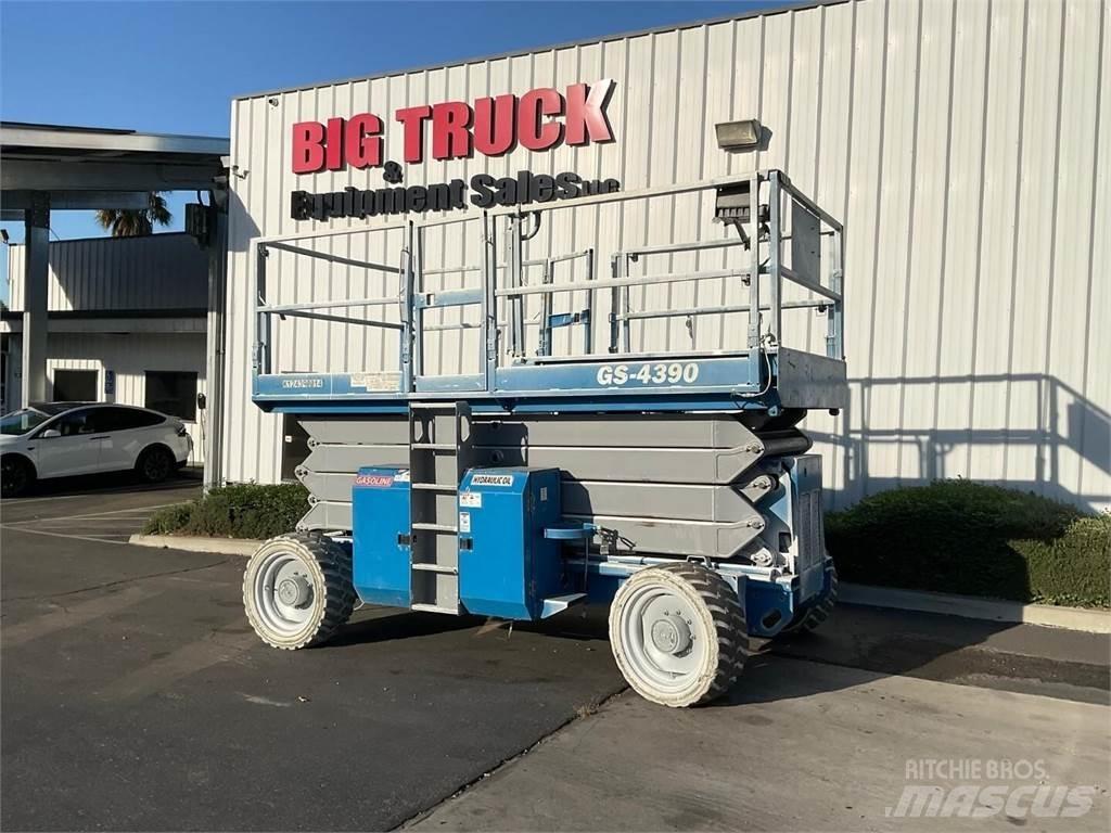 Genie GS4390RT Ножничные подъемники