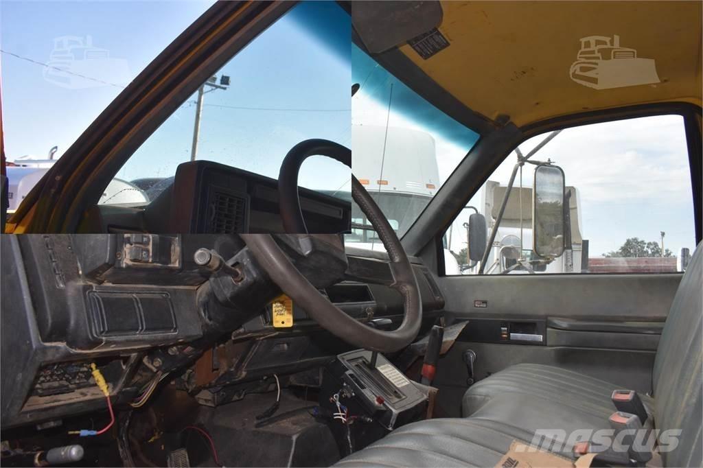 GMC TOPKICK C6500 Грузовики-Самосвалы