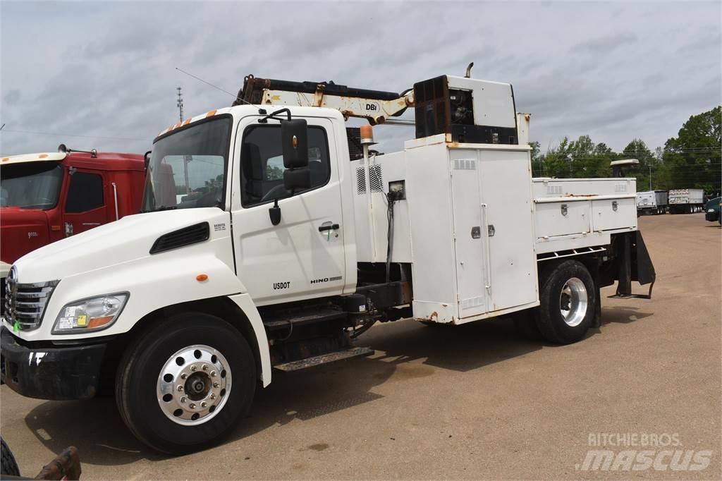 Hino 338 Комбинированные дорожные машины