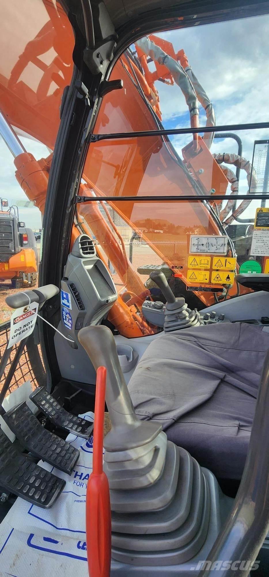Hitachi ZX135US-6 Гусеничные экскаваторы