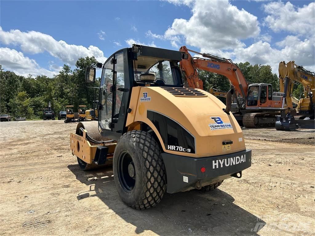 Hyundai HR70C Катки тротуарные