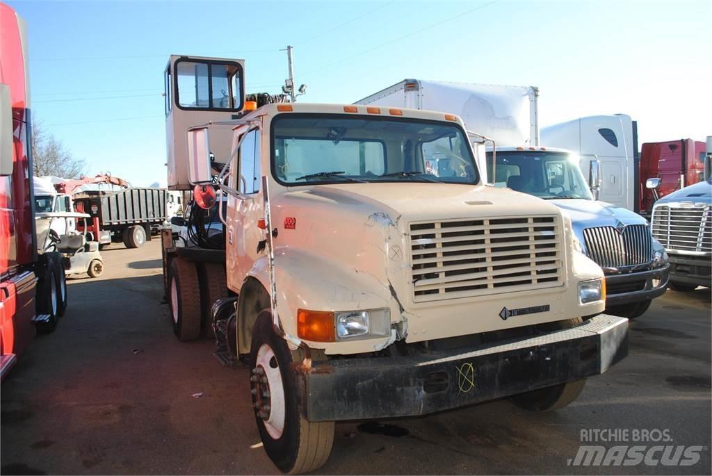 International 4700 Автомобильные краны