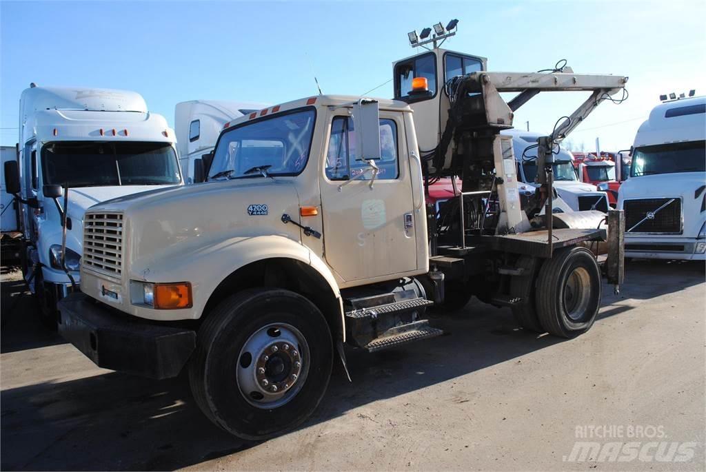 International 4700 Автомобильные краны