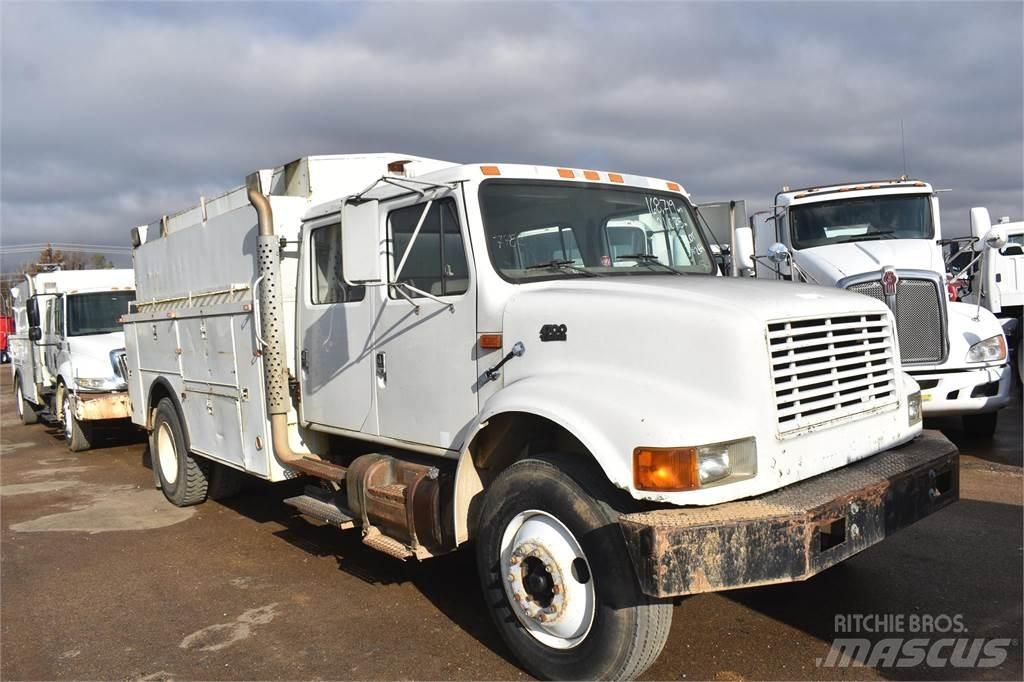 International 4700 Комбинированные дорожные машины