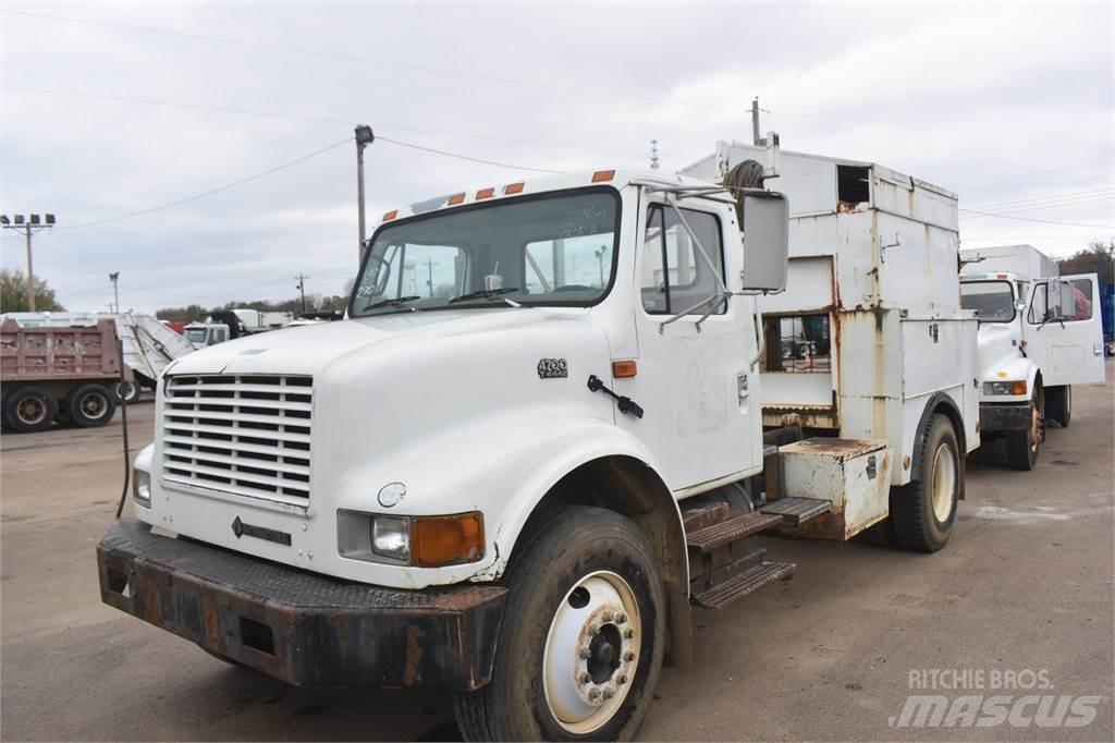 International 4700 Комбинированные дорожные машины