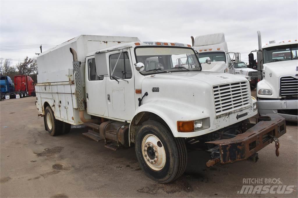 International 4700 Комбинированные дорожные машины