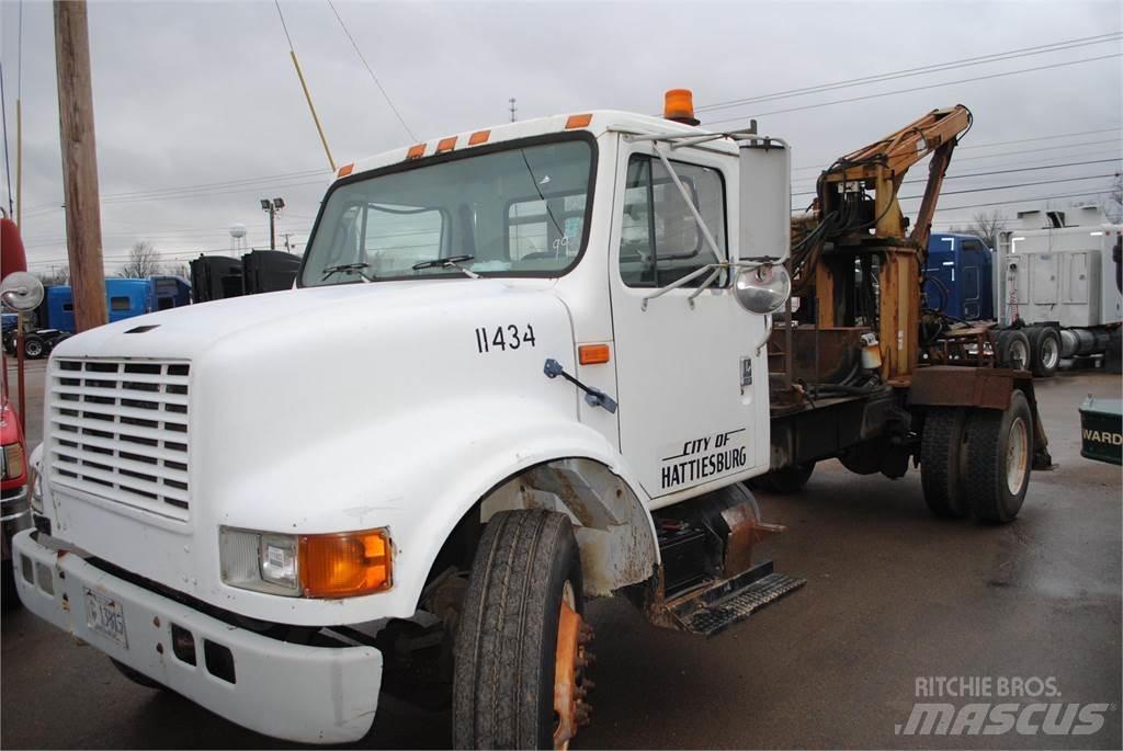 International 4700 Автомобильные краны