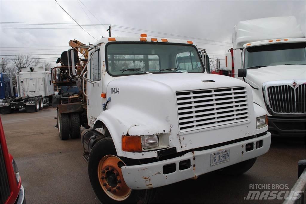 International 4700 Автомобильные краны