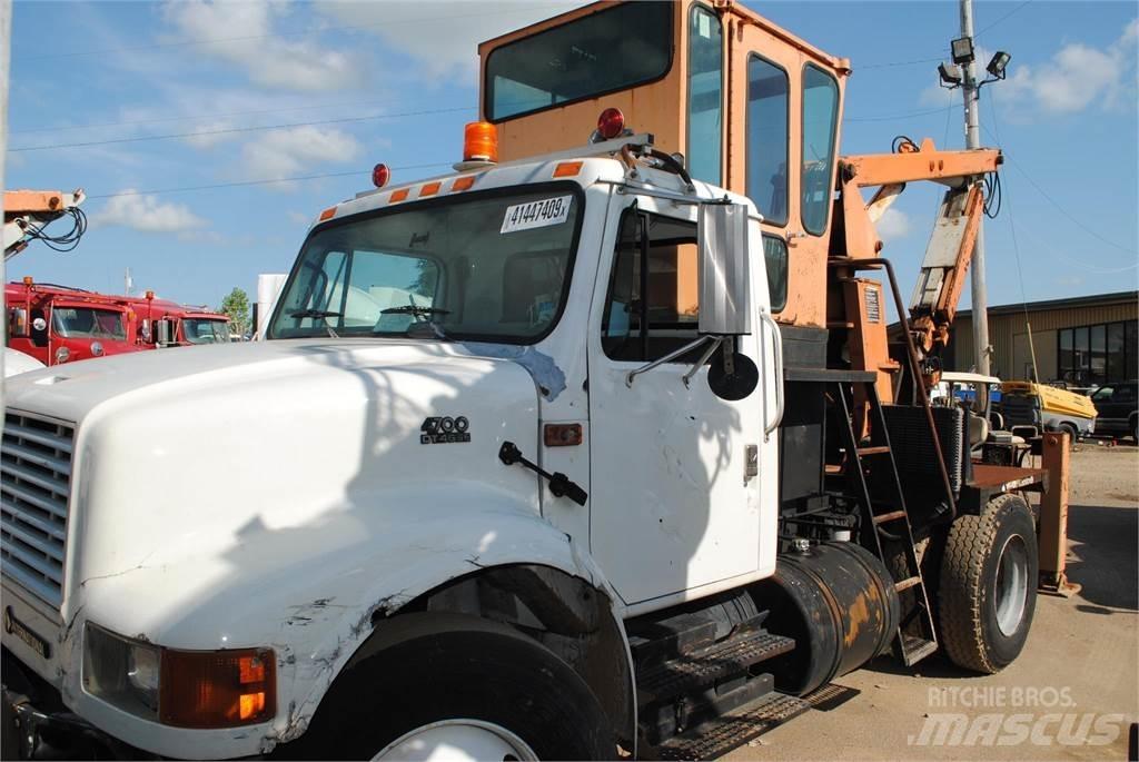 International 4700 Автомобильные краны
