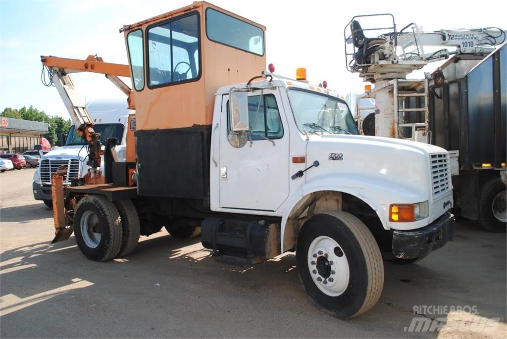 International 4700 Автомобильные краны
