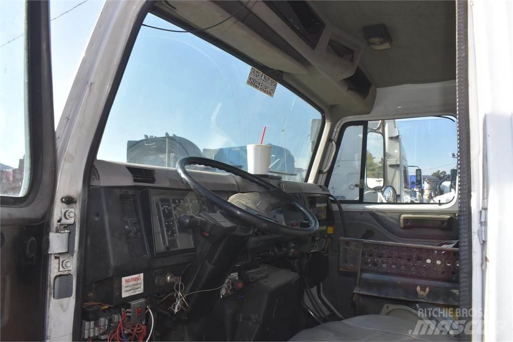 International 4900 Автомобильные краны
