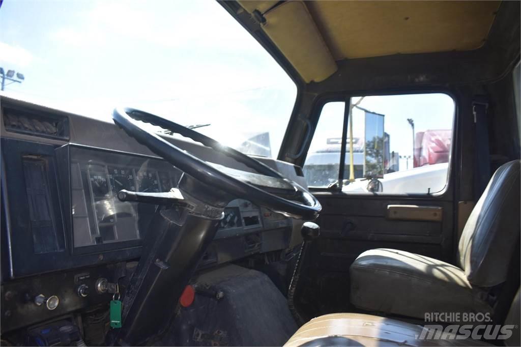 International 4900 Грузовики-Самосвалы