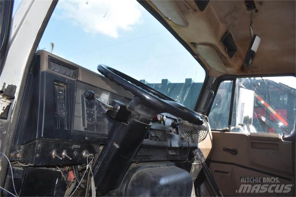 International 8200 Грузовики-цистерны