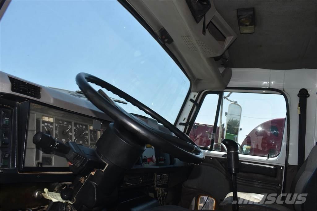 International 8200 Грузовики-Самосвалы