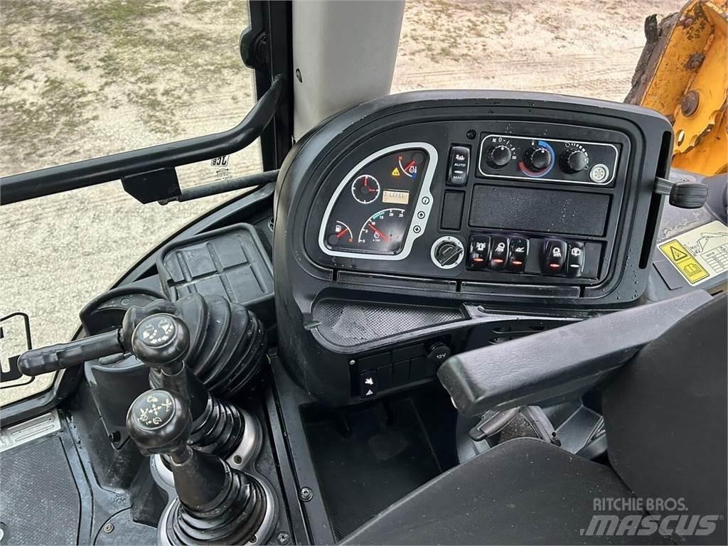 JCB 3CX Экскаваторы-погрузчики