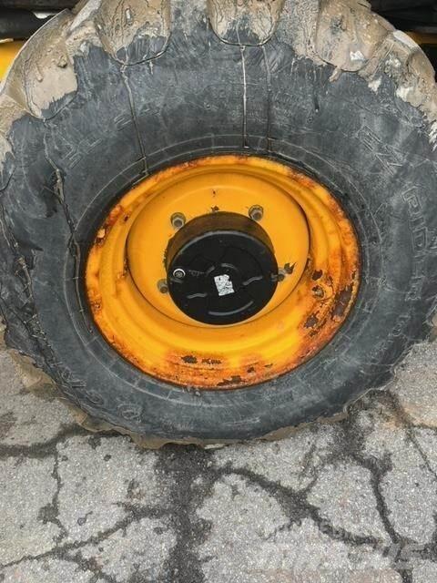 JCB 3CX Экскаваторы-погрузчики