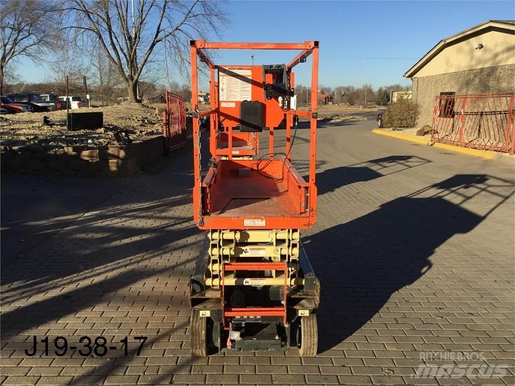 JLG 1932R Ножничные подъемники