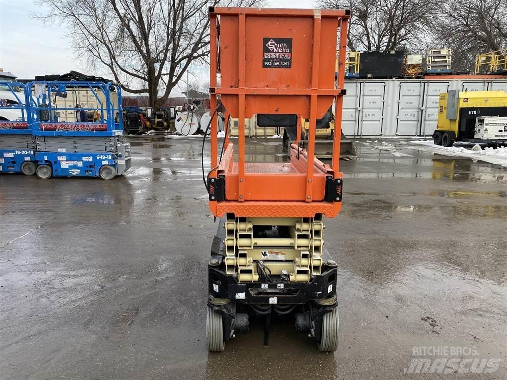 JLG 1932R Ножничные подъемники