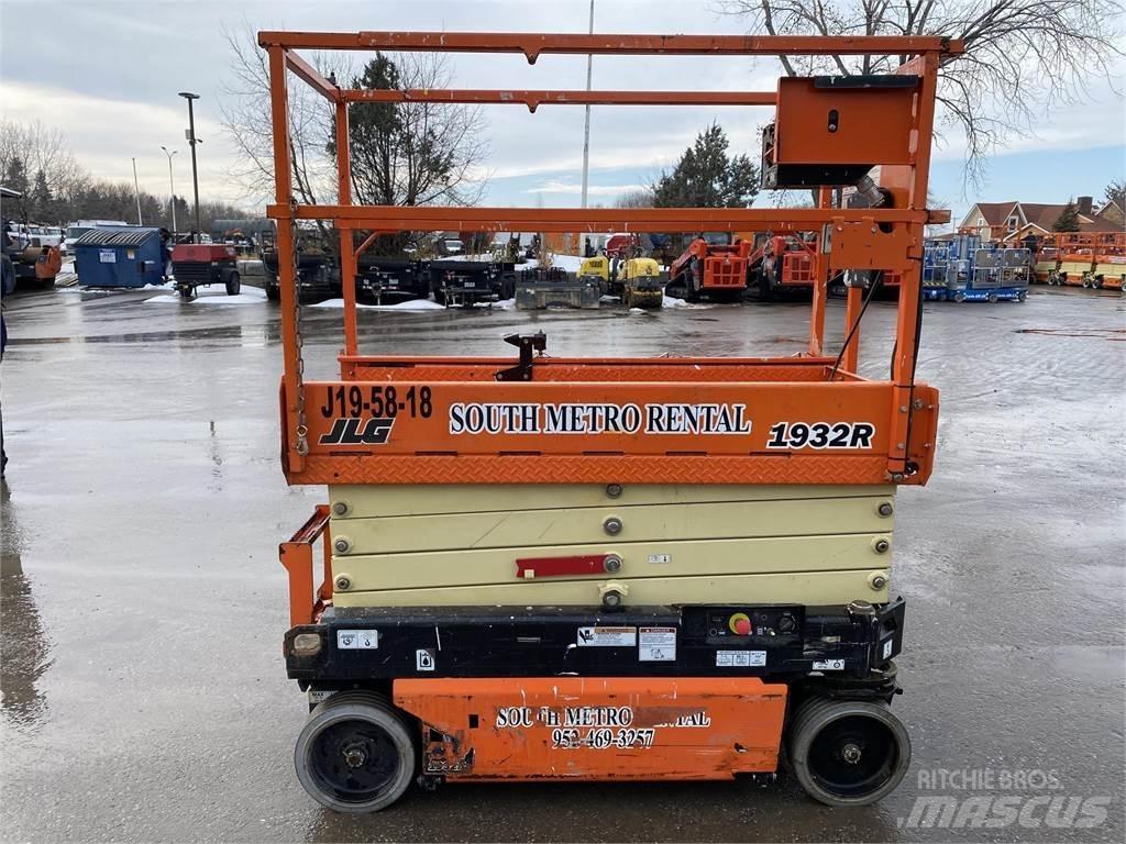 JLG 1932R Ножничные подъемники