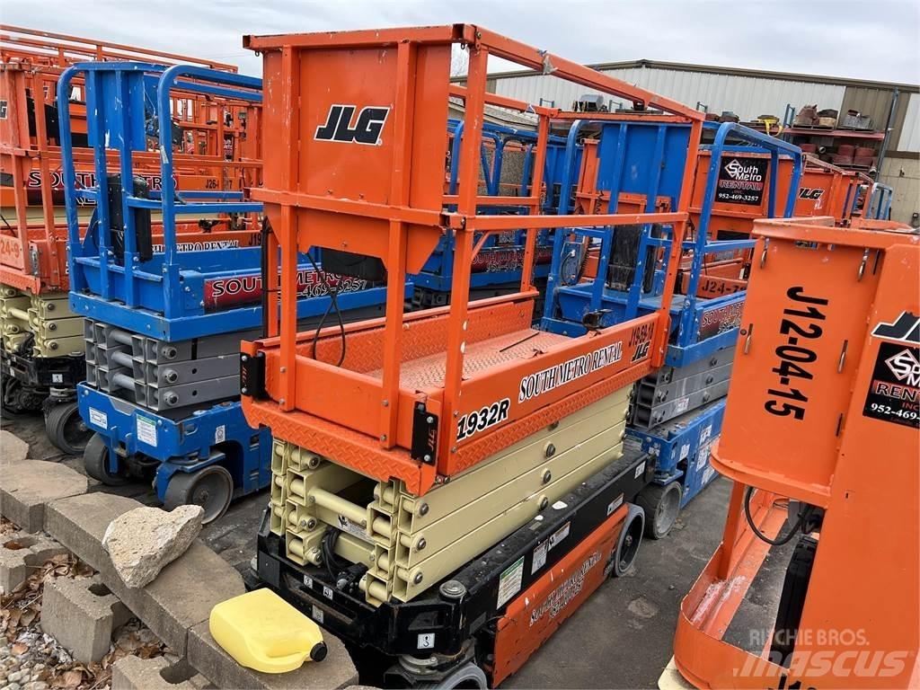 JLG 1932R Ножничные подъемники